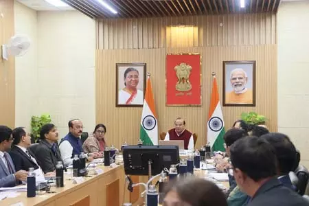 एलजी-सीएम बैठक में सख्त निर्देश, दिल्ली में धूल और कचरे पर शिकंजा, लापरवाही पर कार्रवाई एलजी-सीएम बैठक में सख्त निर्देश, दिल्ली में धूल और कचरे पर शिकंजा, लापरवाही पर कार्रवाई