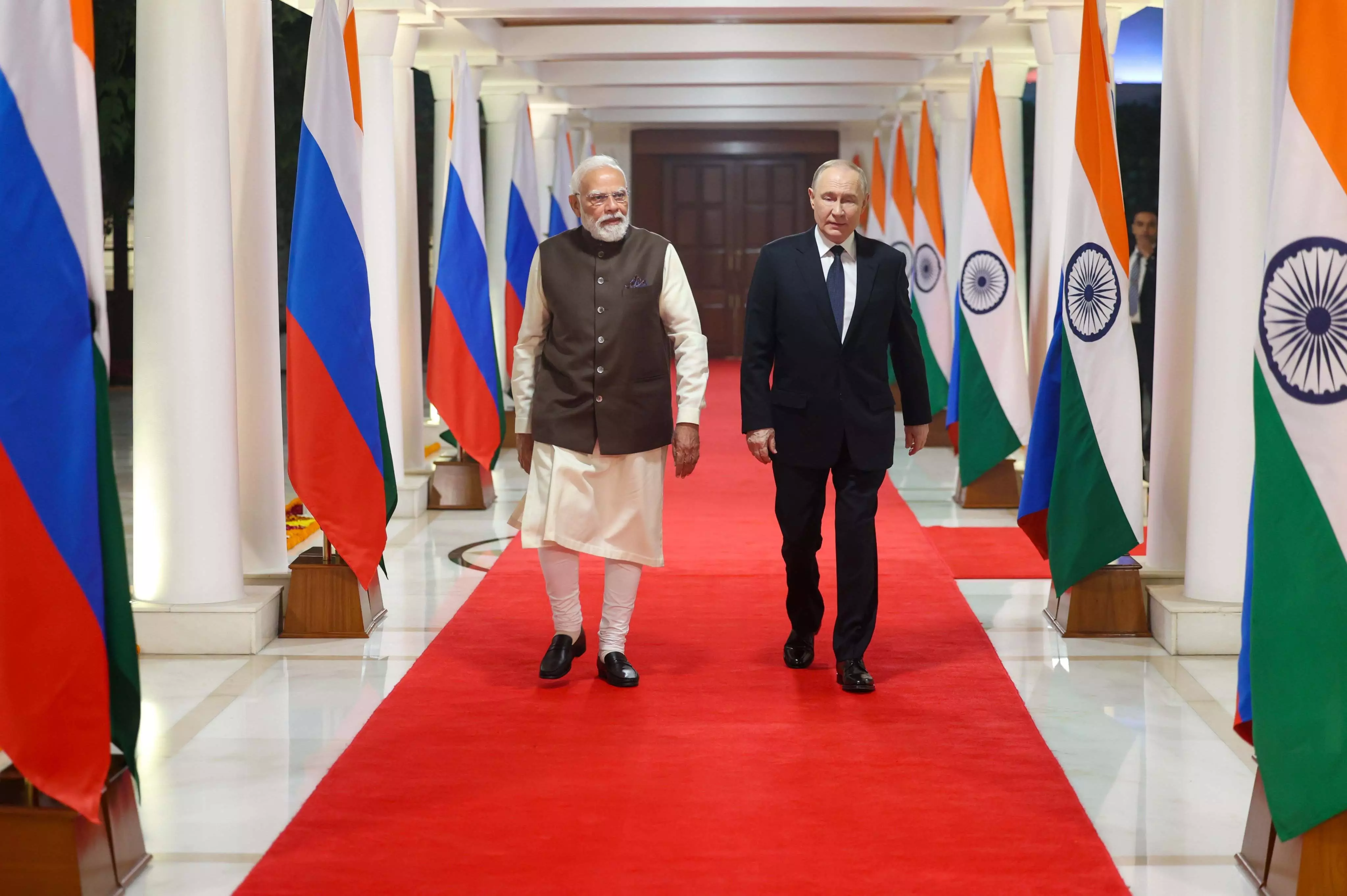 PM Modi ने पुतिन का, लोक कल्याण मार्ग पर किया स्वागत PM Modi ने पुतिन का, लोक कल्याण मार्ग पर किया स्वागत