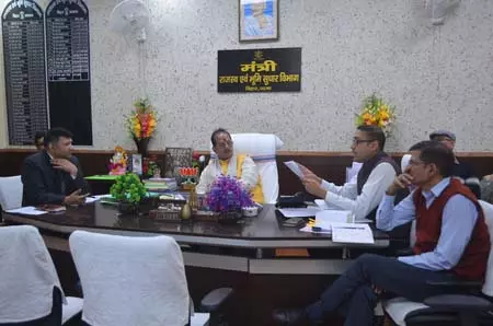 बिहार में जमीन विवाद रोकने के लिए गलत कागजात पर सख्ती जरूरी: विजय सिन्हा बिहार में जमीन विवाद रोकने के लिए गलत कागजात पर सख्ती जरूरी: विजय सिन्हा