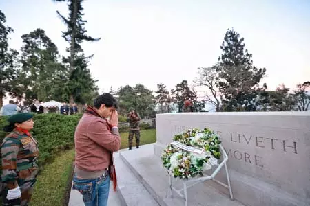 केंद्रीय मंत्री सिंधिया ने कोहिमा युद्ध समाधि स्थल का दौरा किया, शहीदों को दी श्रद्धांजलि केंद्रीय मंत्री सिंधिया ने कोहिमा युद्ध समाधि स्थल का दौरा किया, शहीदों को दी श्रद्धांजलि
