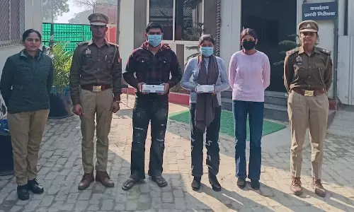 हनीट्रैप गैंग चला रही दो बहनें गिरफ्तार, अविवाहित लड़के की शिकायत के बाद हुआ खुलासा हनीट्रैप गैंग चला रही दो बहनें गिरफ्तार, अविवाहित लड़के की शिकायत के बाद हुआ खुलासा