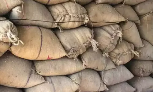 अवैध धान खपाने की बड़ी साजिश नाकाम, 5 करोड़ से अधिक की कार्रवाई