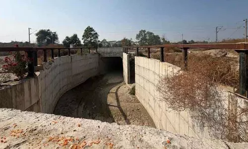 Faridpur अंडरपास पर 2 साल से रुका हुआ काम Faridpur अंडरपास पर 2 साल से रुका हुआ काम