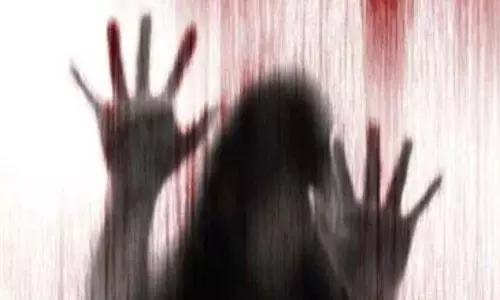 बुजुर्ग महिला के साथ खेत में रेप, दरिंदे की जमकर पिटाई