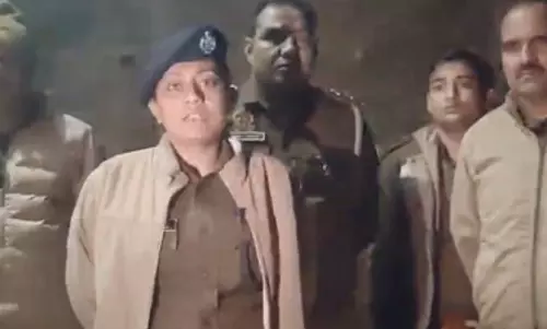 घर में भीषण धमाके से एक गंभीर रूप से घायल, अवैध तरीके से बना रहा था पटाखा घर में भीषण धमाके से एक गंभीर रूप से घायल, अवैध तरीके से बना रहा था पटाखा