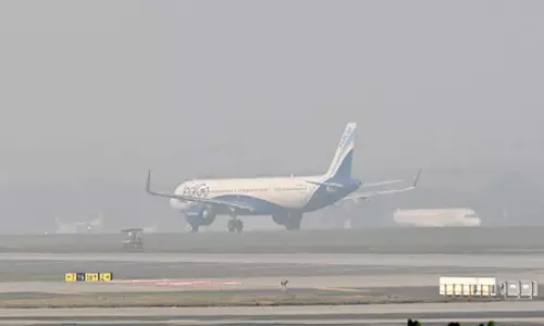 दिल्ली एयरपोर्ट ने यात्रियों के लिए जारी की एडवाइजरी, इंडिगो सीईओ बोले-समय पर उड़ानें शुरू करना मुश्किल