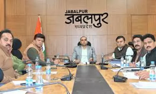 Jabalpur: कलेक्टर की अभिनव योजना से युवाओं को मिलेगा सहारा Jabalpur: कलेक्टर की अभिनव योजना से युवाओं को मिलेगा सहारा
