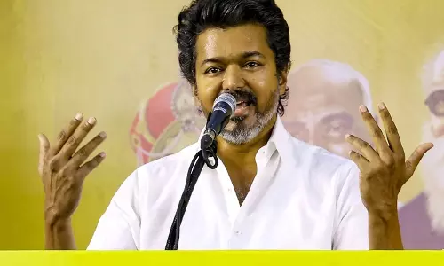 Vijay के रोड शो रुकने के बाद TVK ने नई रैली की तारीख घोषित की Vijay के रोड शो रुकने के बाद TVK ने नई रैली की तारीख घोषित की