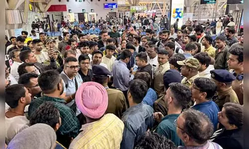 Indigo की एक साथ कई फ्लाइट रद्द, DGCA ने अपना आदेश वापस लिया, अब खत्म होगा संकट Indigo की एक साथ कई फ्लाइट रद्द, DGCA ने अपना आदेश वापस लिया, अब खत्म होगा संकट