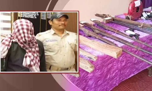 Kandhamal police ने देसी बंदूक बनाने वाली फैक्ट्री का भंडाफोड़ किया, एक गिरफ्तार Kandhamal police ने देसी बंदूक बनाने वाली फैक्ट्री का भंडाफोड़ किया, एक गिरफ्तार