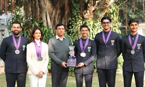 खेल मंत्री मंडाविया ने एशियाई घुड़सवारी पदक विजेताओं को सम्मानित किया खेल मंत्री मंडाविया ने एशियाई घुड़सवारी पदक विजेताओं को सम्मानित किया
