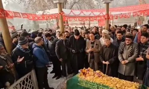 फारूक अब्दुल्ला बोले —J&K में फैसले तलवार की धार जैसे