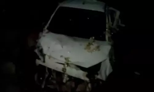 Kathua: शादी की कार गहरी खाई में गिरने से दूल्हे समेत तीन की मौत