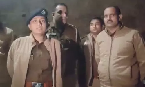 Ghaziabad के एक गांव में अवैध पटाखा फैक्ट्री में धमाका, कई लोग घायल Ghaziabad के एक गांव में अवैध पटाखा फैक्ट्री में धमाका, कई लोग घायल