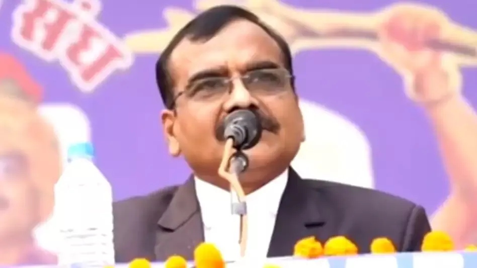 Bhopal: संतोष वर्मा मामले में पुलिस रिपोर्ट अदालत में पेश करने का निर्देश Bhopal: संतोष वर्मा मामले में पुलिस रिपोर्ट अदालत में पेश करने का निर्देश