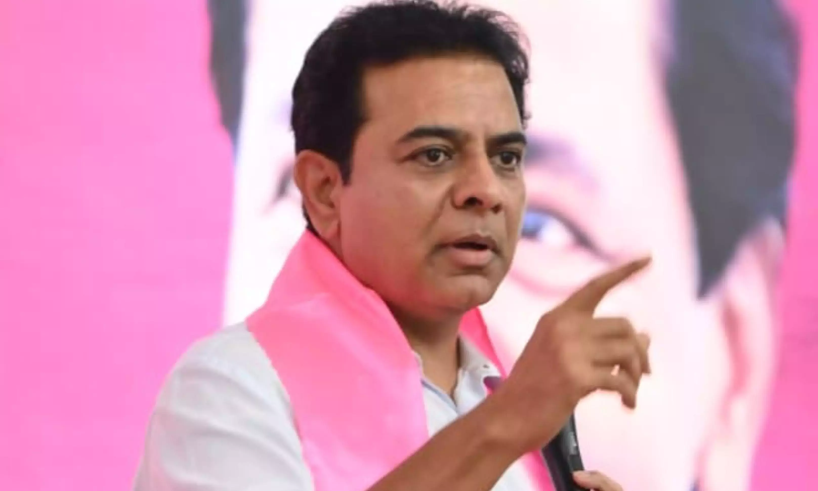 Telangana : केटीआर ने साई ईश्वर की मौत पर 50 लाख रुपये के मुआवजे की मांग की Telangana : केटीआर ने साई ईश्वर की मौत पर 50 लाख रुपये के मुआवजे की मांग की