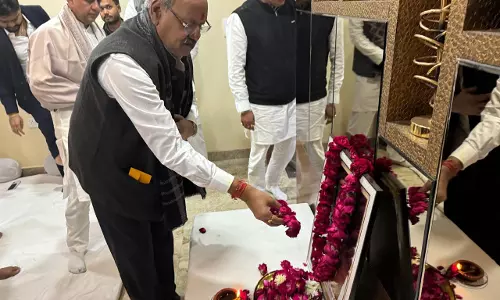 सांसद बृजमोहन अग्रवाल ने स्व कीर्ति नारायण द्विवेदी को दी श्रद्धांजलि