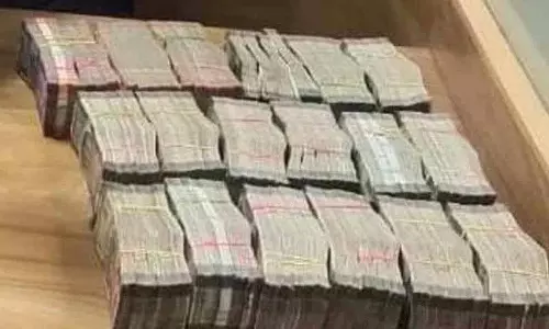Bowenpally police ने शमीरपेट के पास से 4 करोड़ रुपये का हवाला कैश ज़ब्त