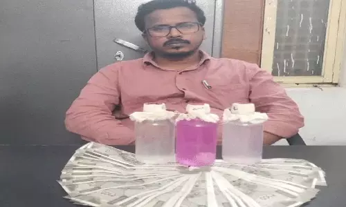 ACB की गिरफ्त में चांदूर के उपतहसीलदार चन्द्रशेखर ACB की गिरफ्त में चांदूर के उपतहसीलदार चन्द्रशेखर