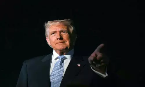 ट्रम्प के immigration पर सख्त रुख के कारण US ट्रैवल बैन 30 से ज़्यादा देशों तक बढ़ सकता है ट्रम्प के immigration पर सख्त रुख के कारण US ट्रैवल बैन 30 से ज़्यादा देशों तक बढ़ सकता है