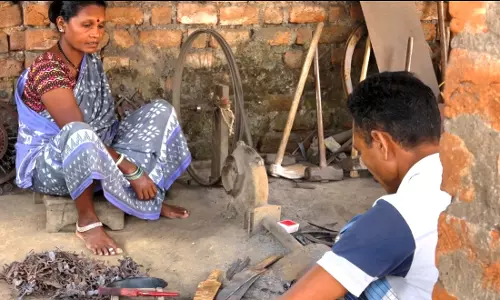 प्रमिला की रॉट आयरन कला को बिहान से मिली नई दिशा प्रमिला की रॉट आयरन कला को बिहान से मिली नई दिशा
