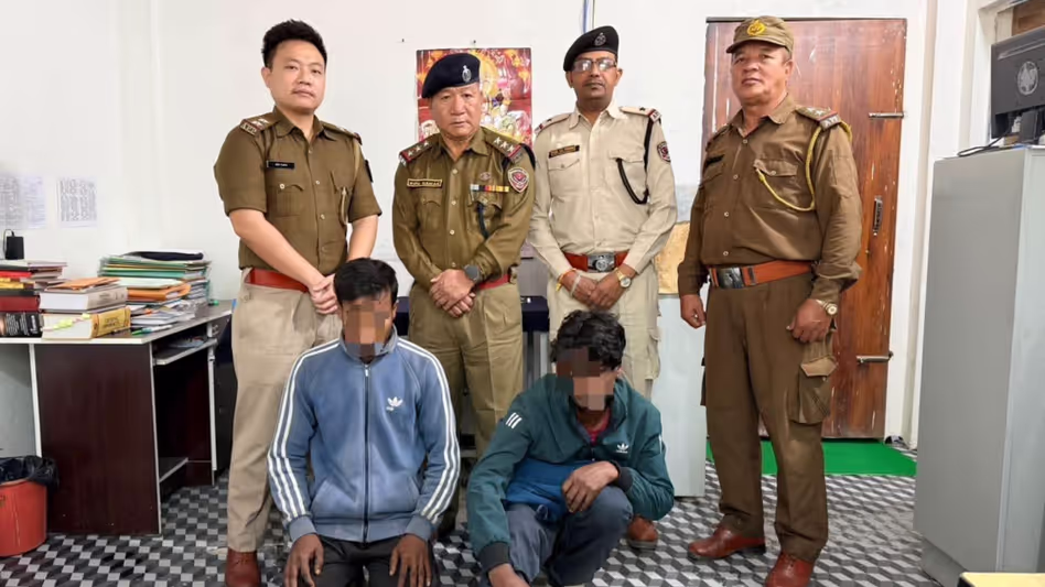 असम के दो लोग Arunachal के बंदरदेवा से चुराई गई मोटरसाइकिल के साथ हरमुट्टी में पकड़े गए