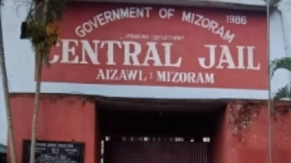 Mizoram की जेलें गंभीर ओवरक्राउडिंग से जूझ रही हैं, कैदियों की संख्या क्षमता से 572 ज़्यादा Mizoram की जेलें गंभीर ओवरक्राउडिंग से जूझ रही हैं, कैदियों की संख्या क्षमता से 572 ज़्यादा