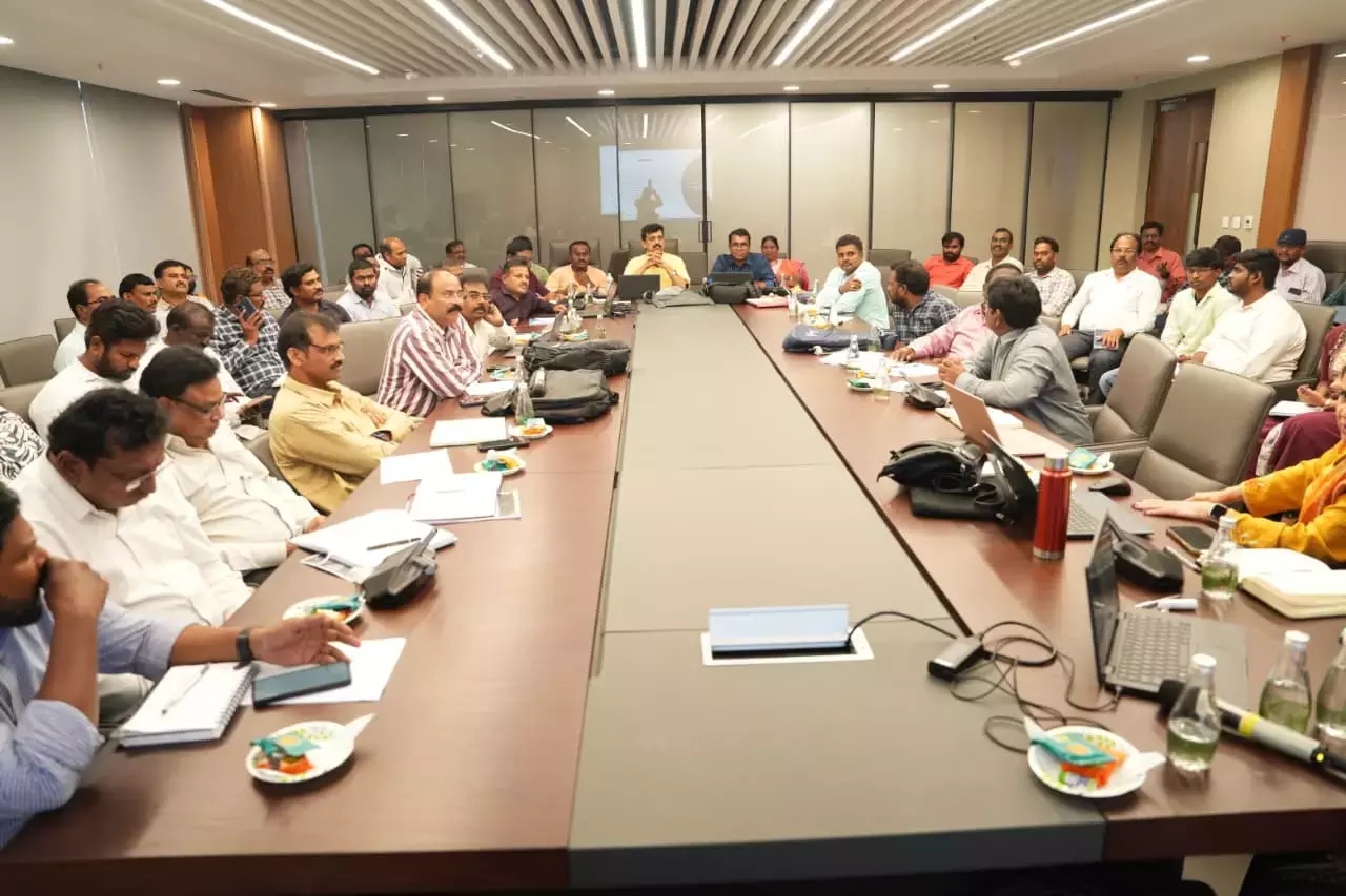 Andhra : विश्व बैंक-एडीबी तकनीकी मिशन ने अमरावती का दौरा किया। Andhra : विश्व बैंक-एडीबी तकनीकी मिशन ने अमरावती का दौरा किया।