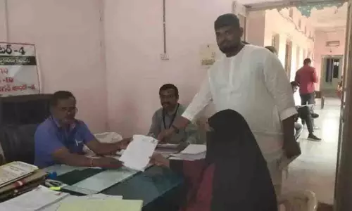 तेलंगाना पंचायत चुनाव: AIMIM की नजमा सुल्ताना ने बसवापुर से नामांकन दाखिल किया