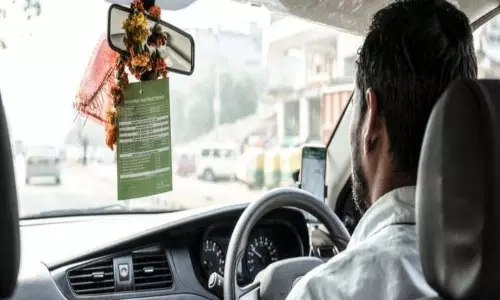 Ola, उबर ऑटो रिक्शा और कैब ड्राइवरों ने यात्रियों को लूटा