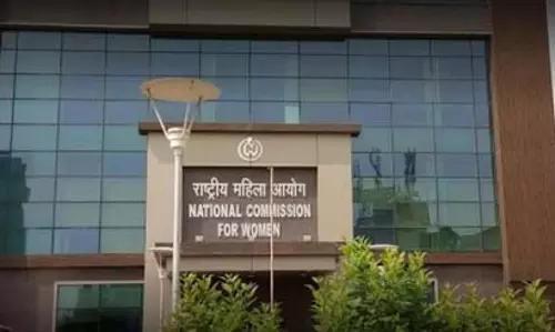 रेप और मर्डर केस में पुलिस की लापरवाही की जांच तेज, पीड़िता के परिवार से मिली NCW की टीम