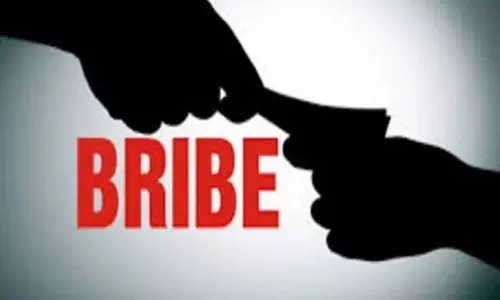 Bhor की महिला डिविजनल ऑफिसर रिश्वत लेने के आरोप में गिरफ्तार Bhor की महिला डिविजनल ऑफिसर रिश्वत लेने के आरोप में गिरफ्तार