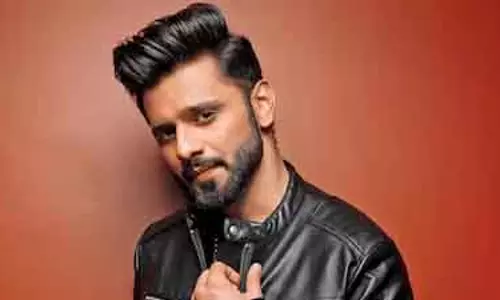 इंडिगो फ्लाइट कैंसिलेशन से Celebrities भी परेशान इंडिगो फ्लाइट कैंसिलेशन से Celebrities भी परेशान