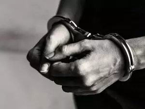 मिजोरम में एनसीबी-सीआरपीएफ की संयुक्त कार्रवाई, ड्रग सिंडिकेट के किंगपिन समेत 8 गिरफ्तार मिजोरम में एनसीबी-सीआरपीएफ की संयुक्त कार्रवाई, ड्रग सिंडिकेट के किंगपिन समेत 8 गिरफ्तार