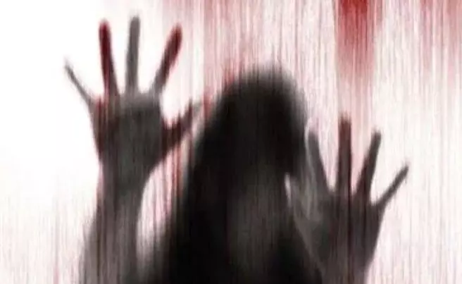 बुजुर्ग महिला के साथ खेत में रेप, दरिंदे की जमकर पिटाई बुजुर्ग महिला के साथ खेत में रेप, दरिंदे की जमकर पिटाई