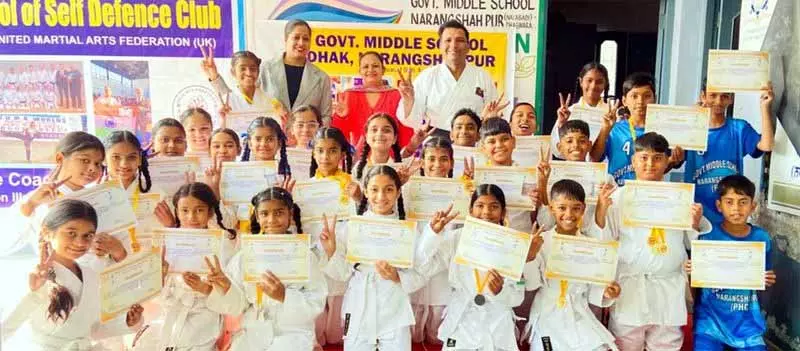 Jalandhar: छात्रों ने 2 महीने की ट्रेनिंग के बाद मार्शल आर्ट्स के हुनर दिखाए Jalandhar: छात्रों ने 2 महीने की ट्रेनिंग के बाद मार्शल आर्ट्स के हुनर दिखाए