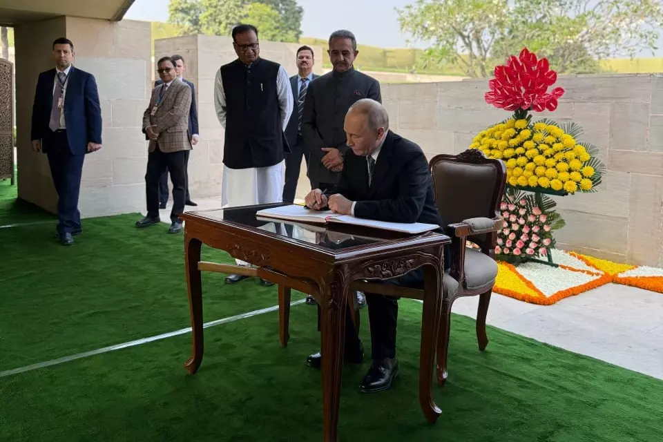 Putin ने कहा—महात्मा गांधी ने नई, न्यायपूर्ण विश्व व्यवस्था की कल्पना की Putin ने कहा—महात्मा गांधी ने नई, न्यायपूर्ण विश्व व्यवस्था की कल्पना की