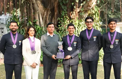 खेल मंत्री मंडाविया ने एशियाई घुड़सवारी पदक विजेताओं को सम्मानित किया खेल मंत्री मंडाविया ने एशियाई घुड़सवारी पदक विजेताओं को सम्मानित किया