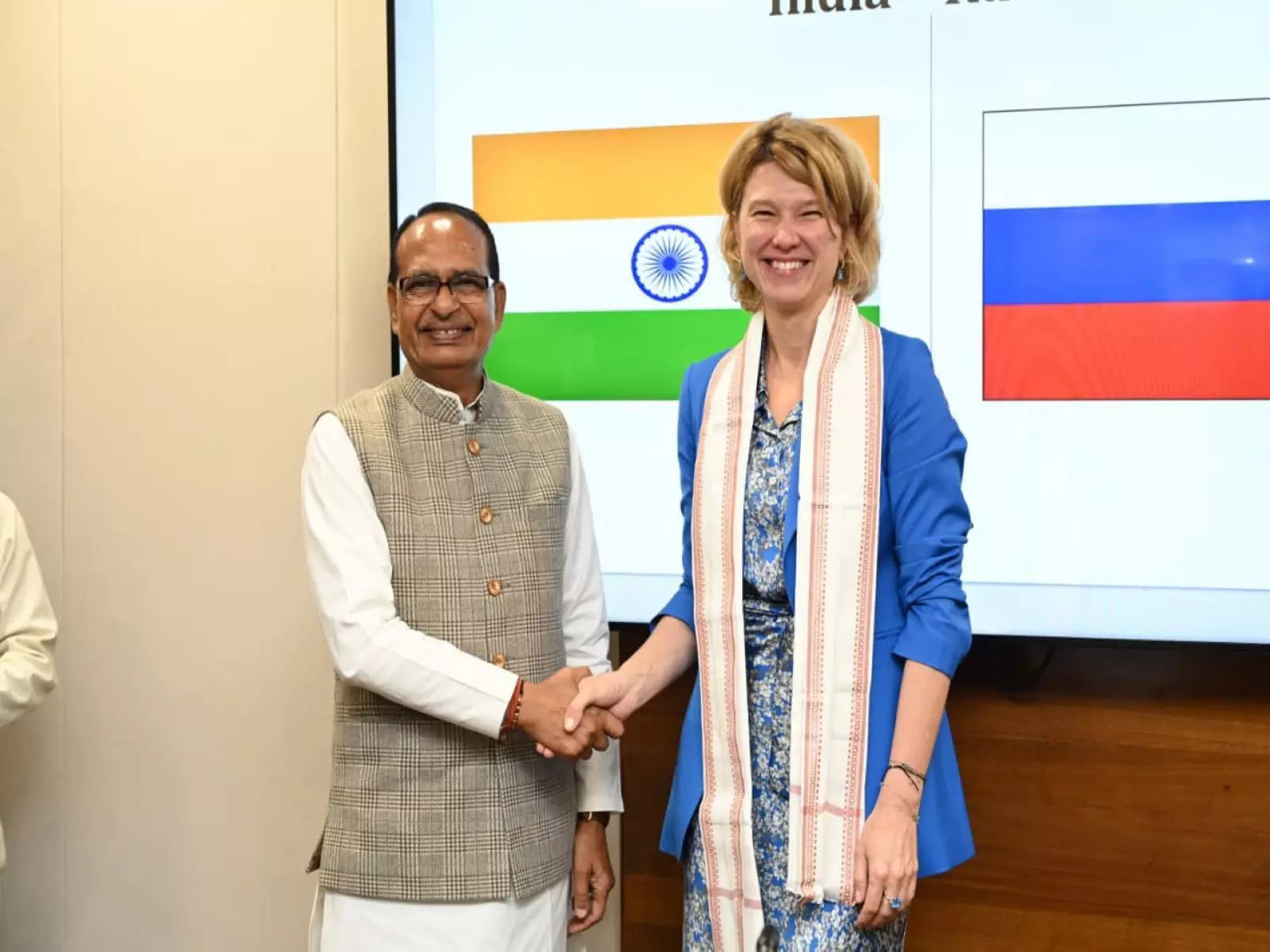 शिवराज सिंह चौहान और ओक्साना लुट ने भारत-रूस कृषि सहयोग को बढ़ावा देने के लिए Delhi में बातचीत की शिवराज सिंह चौहान और ओक्साना लुट ने भारत-रूस कृषि सहयोग को बढ़ावा देने के लिए Delhi में बातचीत की