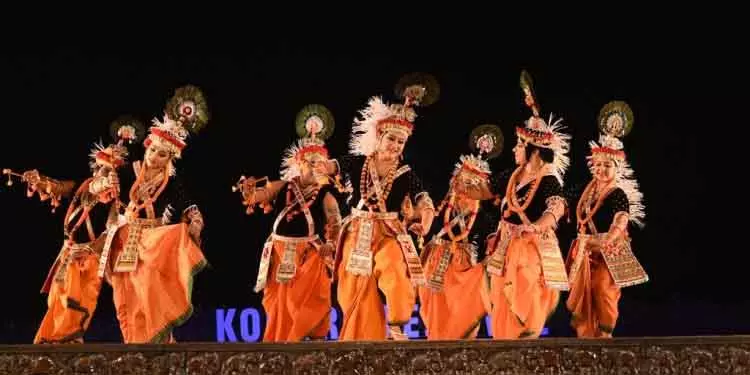 चौथी शाम Manipuri और Odissi नृत्य ने दर्शकों को मंत्रमुग्ध कर दिया। चौथी शाम Manipuri और Odissi नृत्य ने दर्शकों को मंत्रमुग्ध कर दिया।