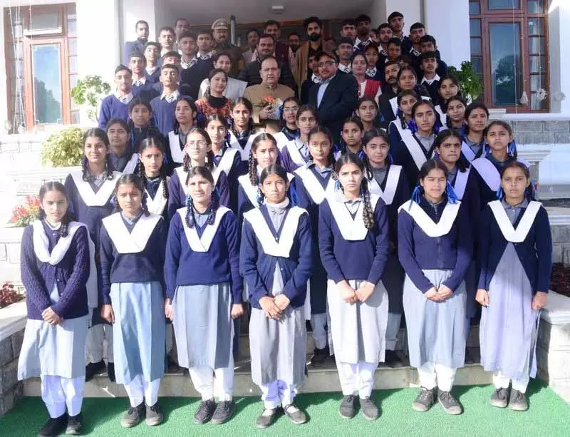 Himachal: भटियात के सरकारी स्कूल के विद्यार्थियों ने देखी विधानसभा की कार्यवाही Himachal: भटियात के सरकारी स्कूल के विद्यार्थियों ने देखी विधानसभा की कार्यवाही