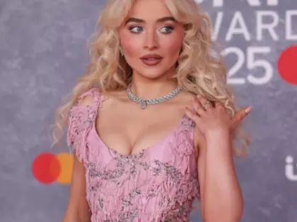 एल्बम कवर विवाद पर Sabrina Carpenter ने किया खुलासा एल्बम कवर विवाद पर Sabrina Carpenter ने किया खुलासा