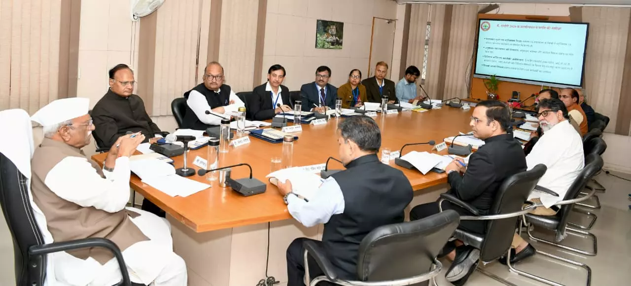 Jaipur: राज्यपाल बागडे ने आयुर्वेद विश्वविद्यालय की समीक्षा की, उत्कृष्टता पर जोर Jaipur: राज्यपाल बागडे ने आयुर्वेद विश्वविद्यालय की समीक्षा की, उत्कृष्टता पर जोर