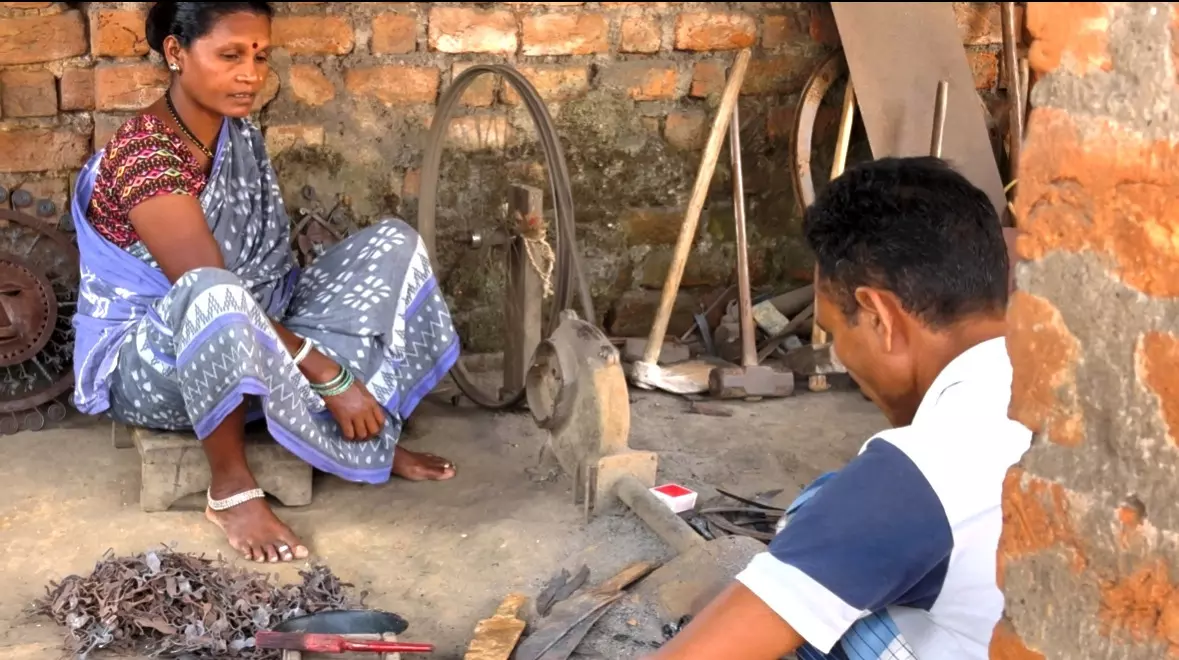 प्रमिला की रॉट आयरन कला को बिहान से मिली नई दिशा प्रमिला की रॉट आयरन कला को बिहान से मिली नई दिशा