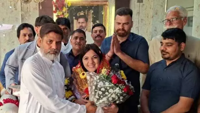 संत कबीर के पद एकता स्थापित करने में प्रासंगिक: Devyani Rana संत कबीर के पद एकता स्थापित करने में प्रासंगिक: Devyani Rana