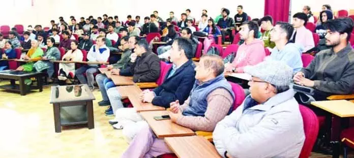 SMVDU ने नेक्स्ट जेनरेशन के लिए AI-पावर्ड रोबोटिक्स पर वर्कशॉप ऑर्गनाइज़ की SMVDU ने नेक्स्ट जेनरेशन के लिए AI-पावर्ड रोबोटिक्स पर वर्कशॉप ऑर्गनाइज़ की