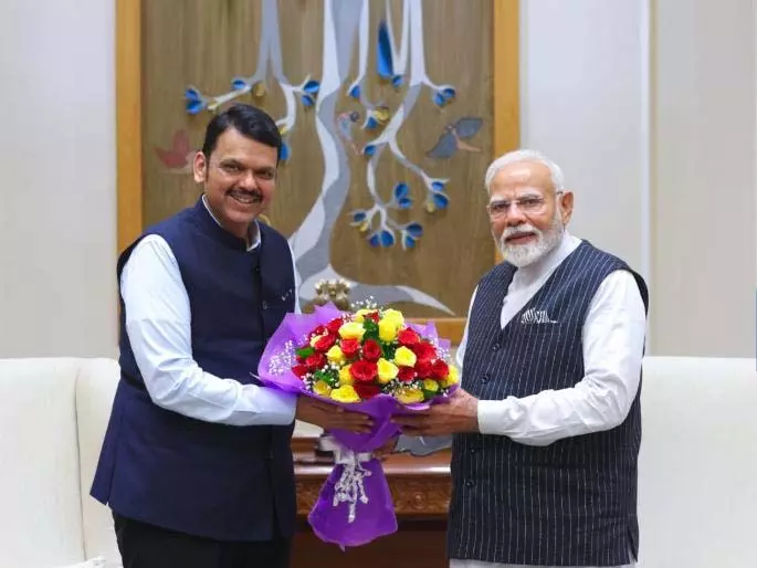 फडणवीस: मोदी की एफिशिएंसी 40 साल के लोगों को शर्मिंदा कर देगी, वह 2029 में PM बनेंगे। फडणवीस: मोदी की एफिशिएंसी 40 साल के लोगों को शर्मिंदा कर देगी, वह 2029 में PM बनेंगे।