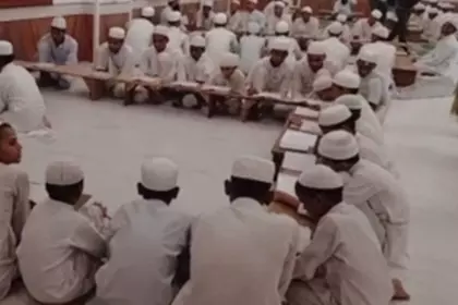 Pakistan में मदरसों पर कट्टरपंथ और मिलिटेंसी को बढ़ावा देने का आरोप Pakistan में मदरसों पर कट्टरपंथ और मिलिटेंसी को बढ़ावा देने का आरोप