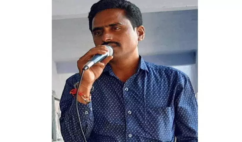 आत्महत्याएं आरक्षण पाने का समाधान नहीं हैं: Rapolu Paramesh आत्महत्याएं आरक्षण पाने का समाधान नहीं हैं: Rapolu Paramesh