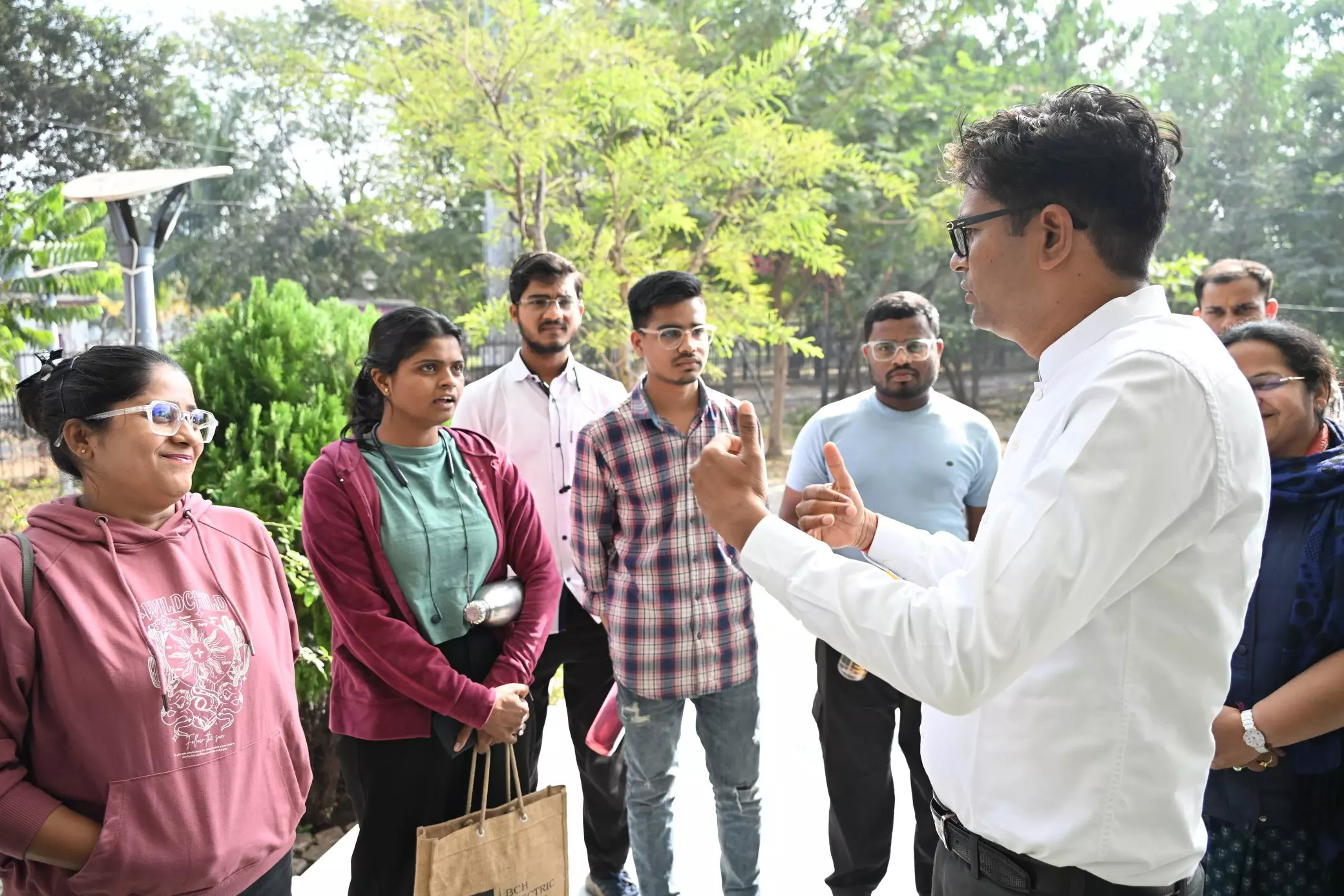 नालंदा परिसर में युवाओं से मिले वित्तमंत्री ओपी चौधरी नालंदा परिसर में युवाओं से मिले वित्तमंत्री ओपी चौधरी